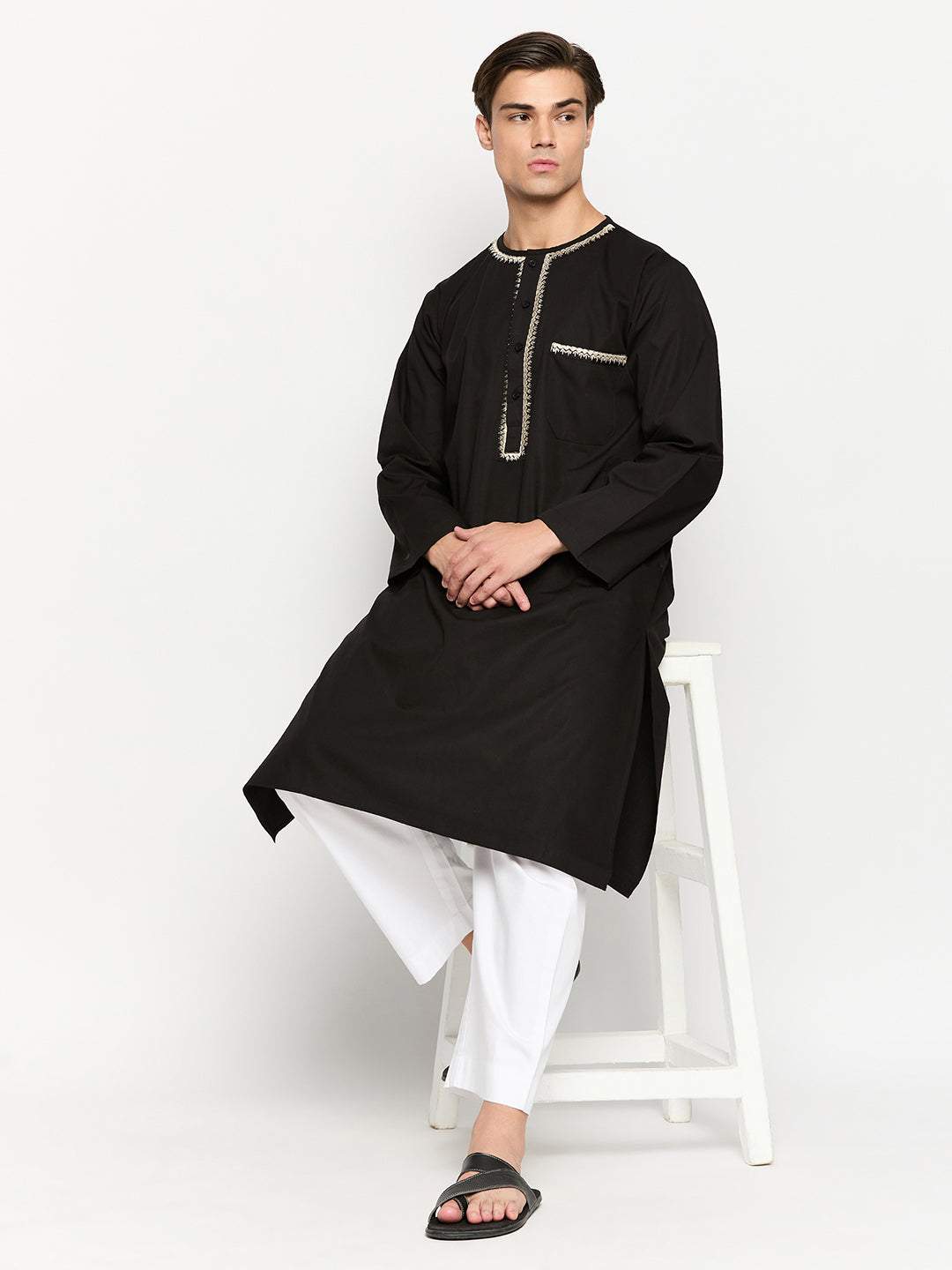 Men’s Black Embroidered kurta